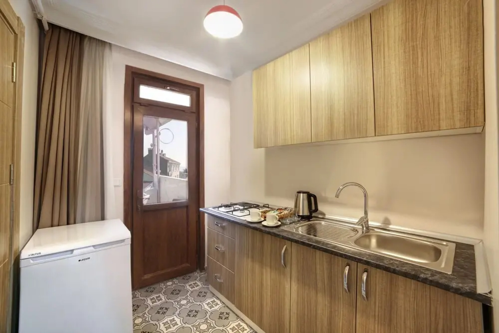 Seven Roses Apart Hotel