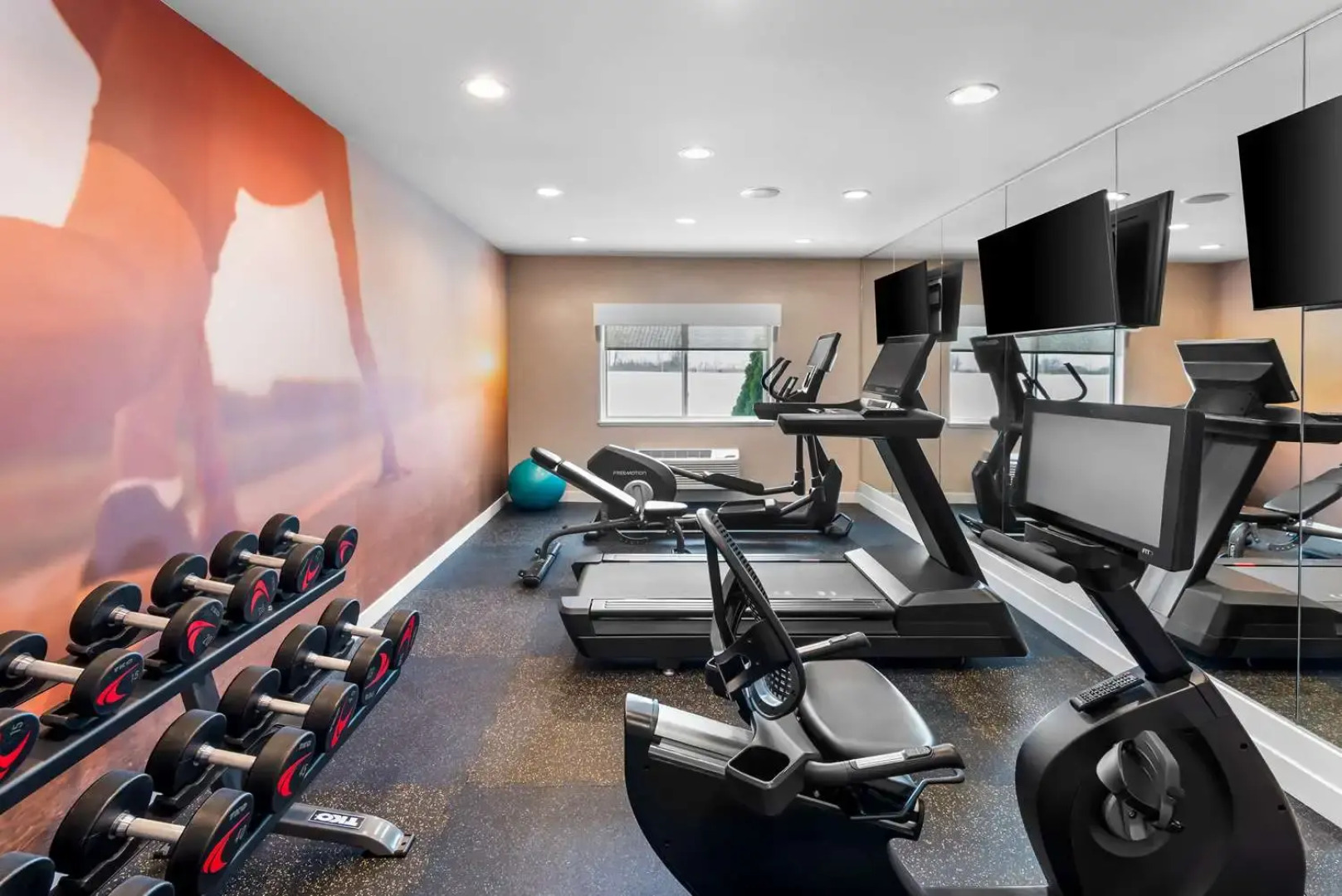 Clarion Pointe Mattoon near University