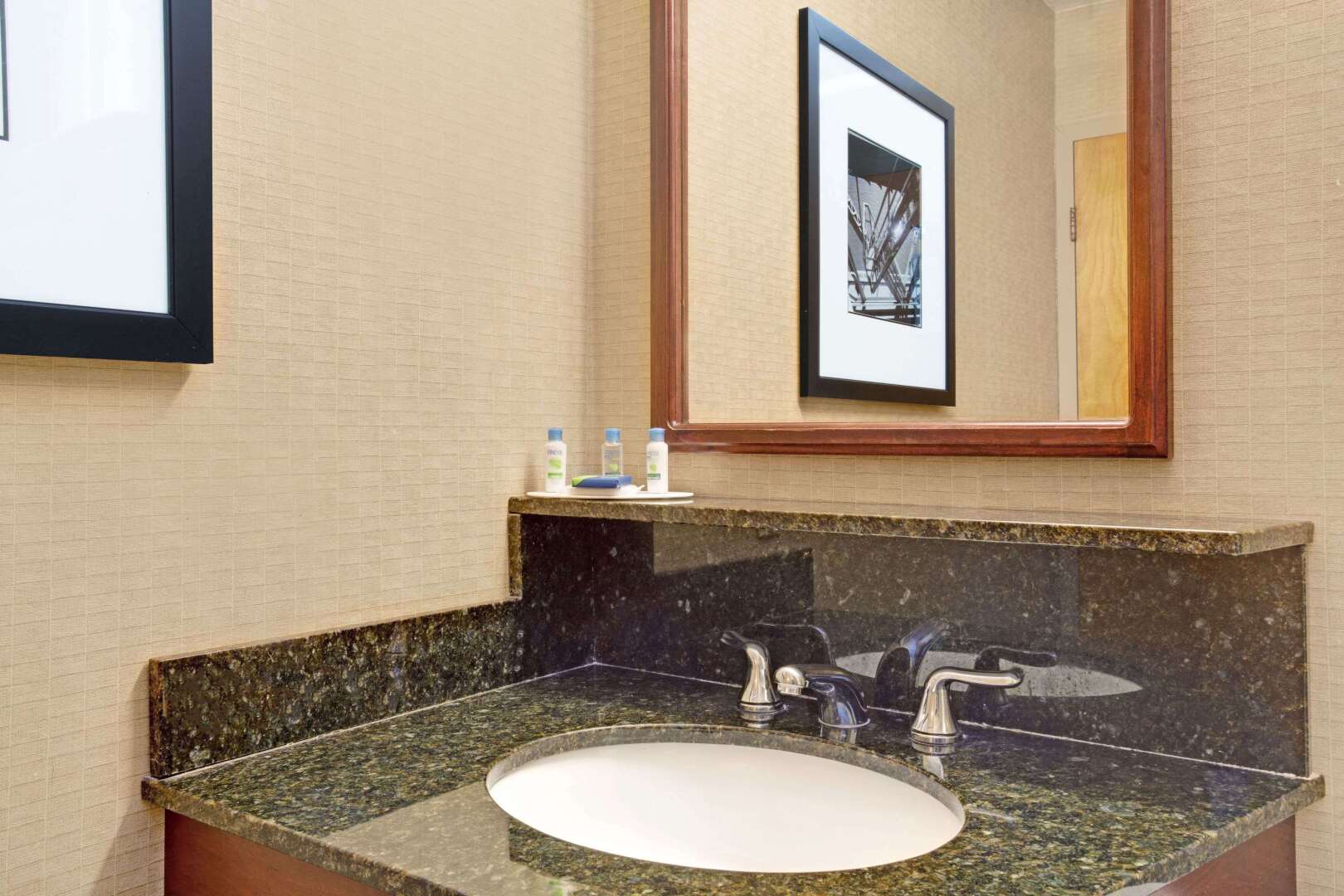 Ramada by Wyndham Reno Hotel and Casino