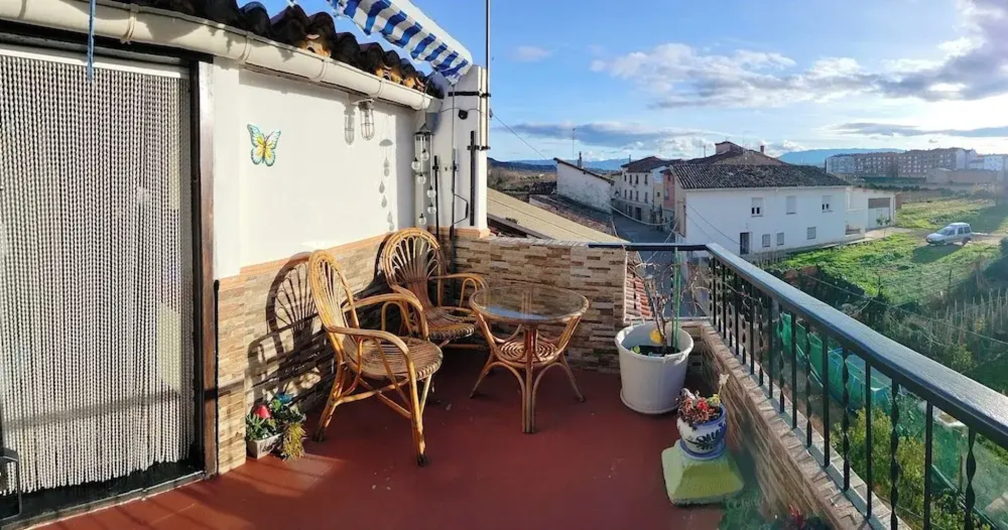 2bed Traditional Apt - Private Balcony - Fuenmayor