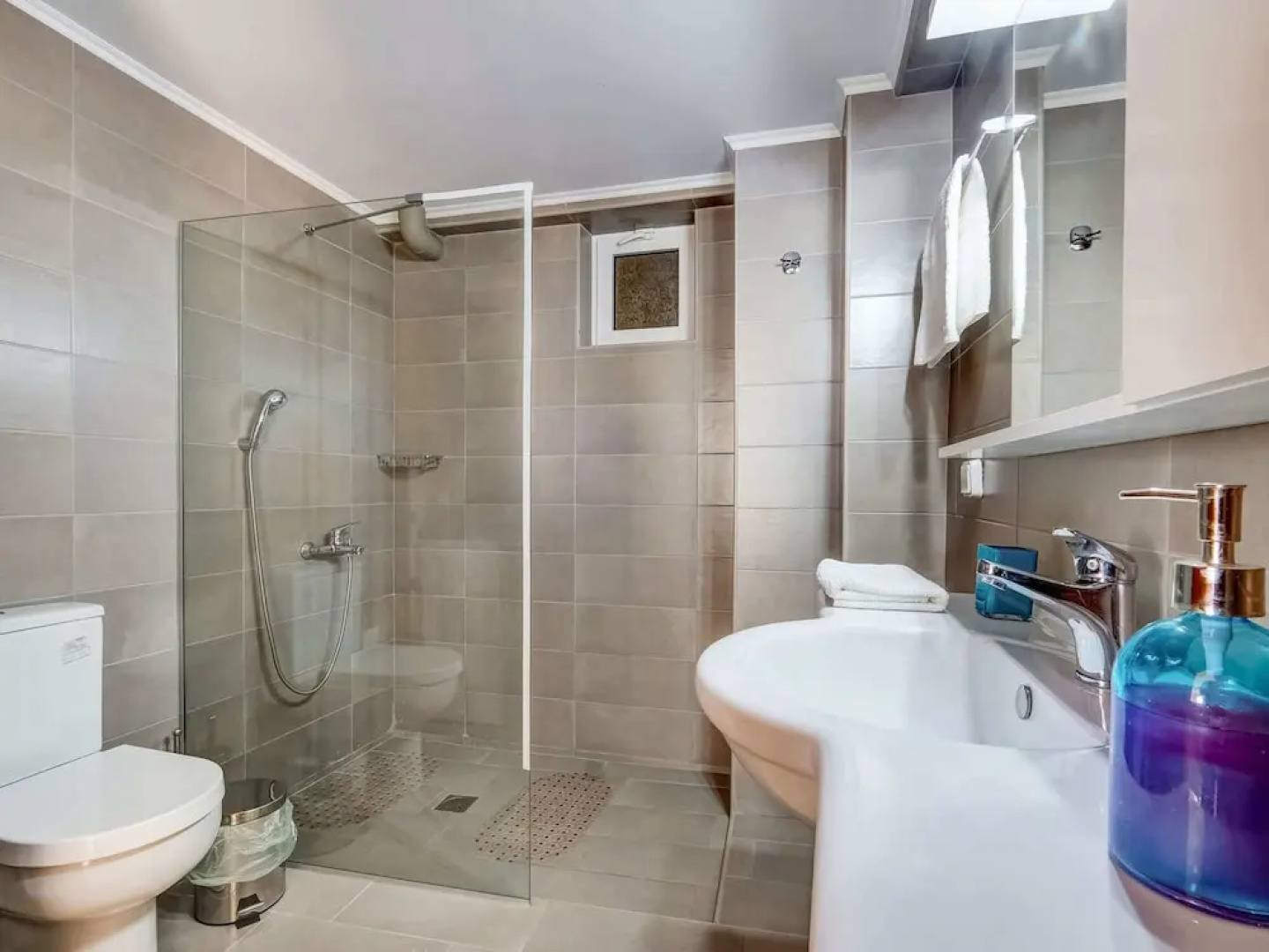 Seaview Studio, 3 Pers Panoramic Seaview in Beautiful Setting, West From Chania
