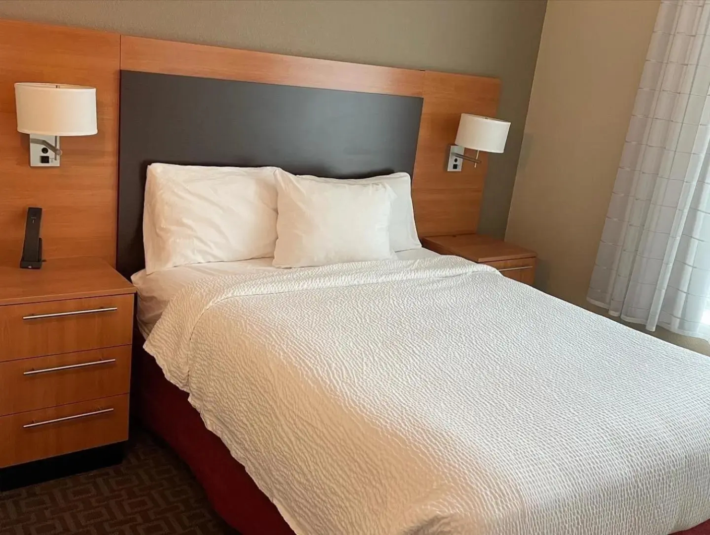 TownePlace Suites Orlando at FLAMINGO CROSSINGS® Town Center/Western Entrance