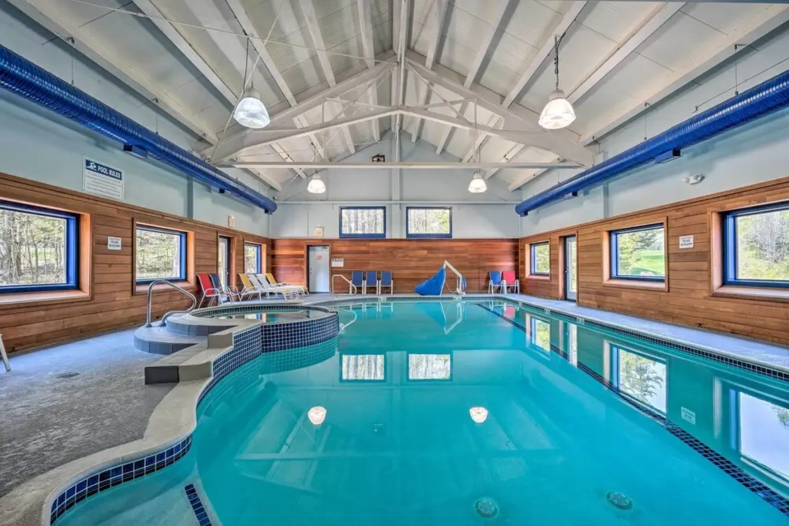 Timber Creek Townhome w/ 2 Decks & Mtn Views!