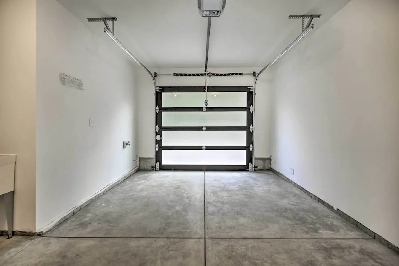 Depoe Bay Townhome w/ Deck & Stunning Ocean Views!