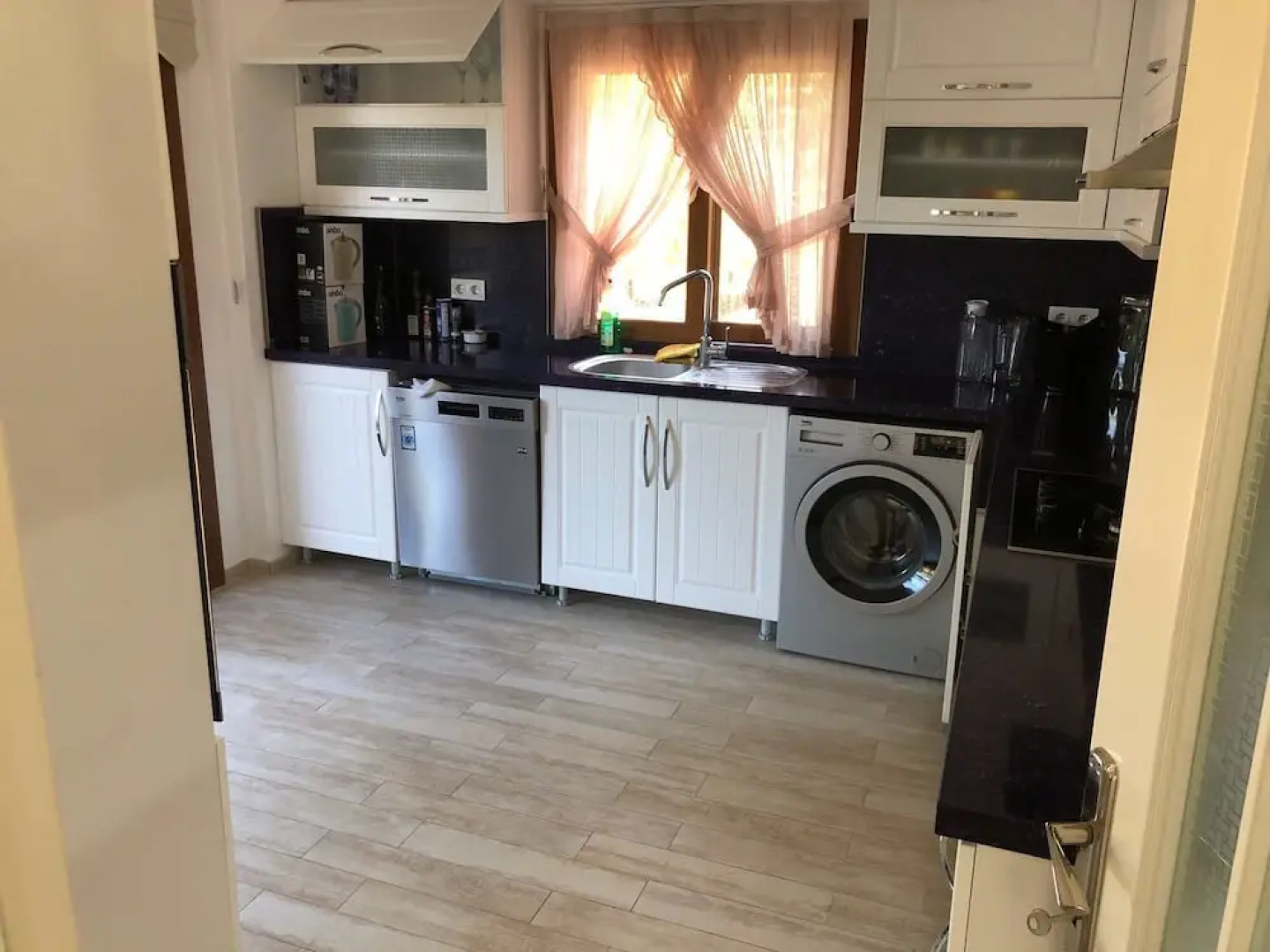 Villa Sunrise by Villamnet