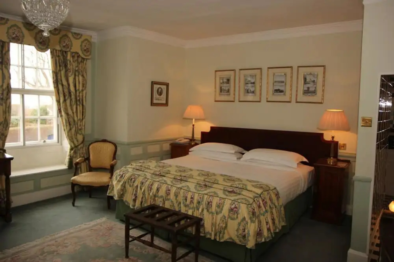 The Shelleys Hotel