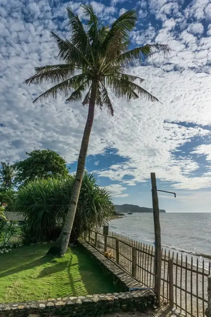 Oceanview Guest House by HangOut Beach & Resort