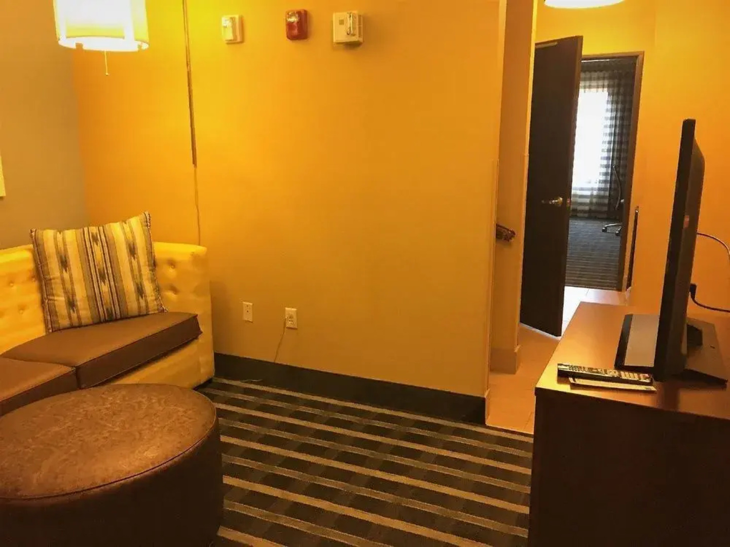 Holiday Inn Express & Suites Perry-National Fairground Area