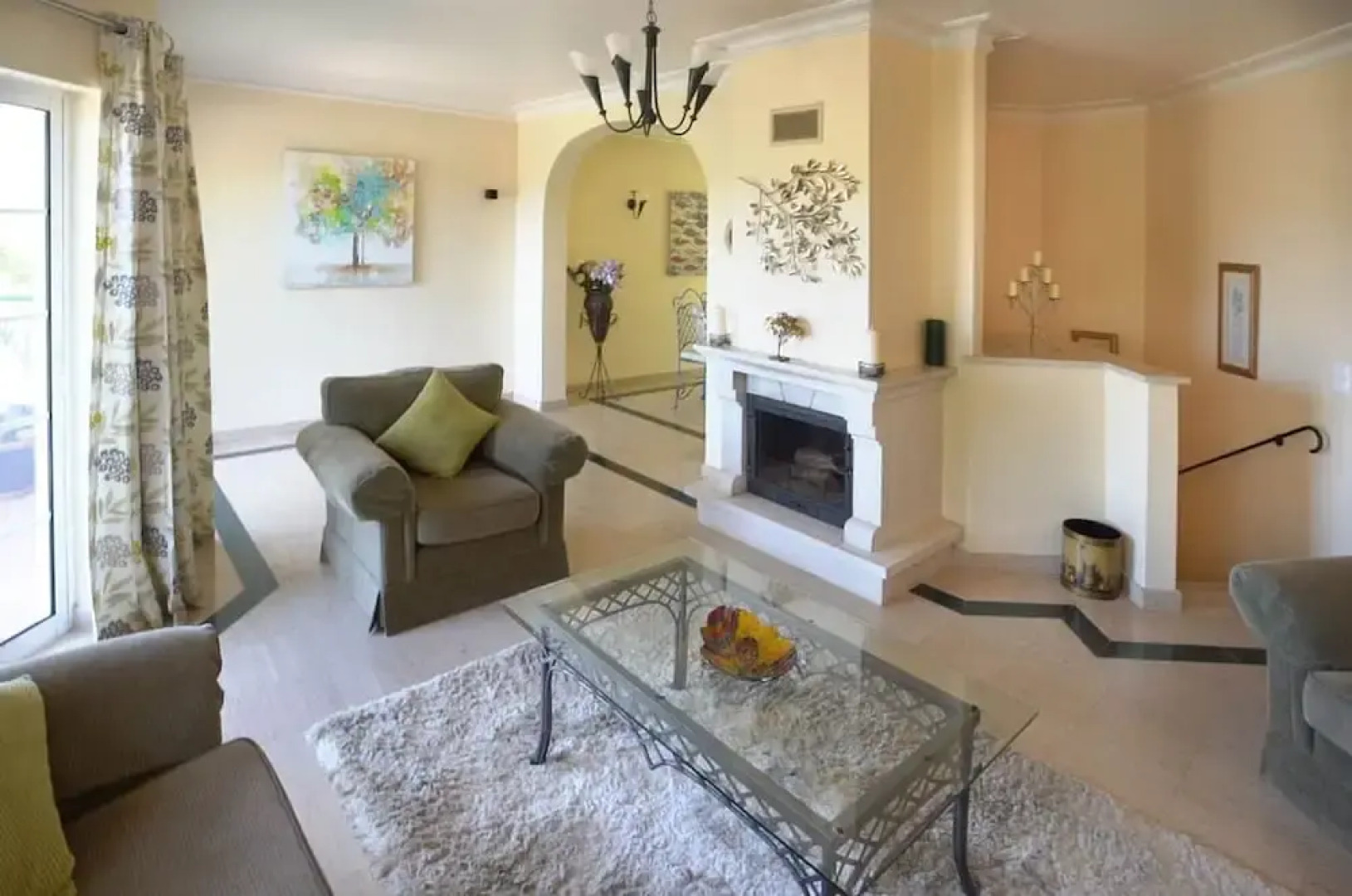 49 Presa da Moura Superbly 2 Bed Townhouse Clos