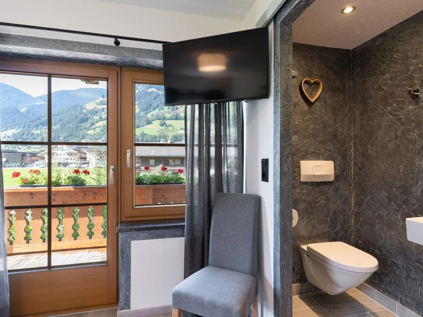 Welcoming Apartment in Ramsau im Zillertal near Ski Area