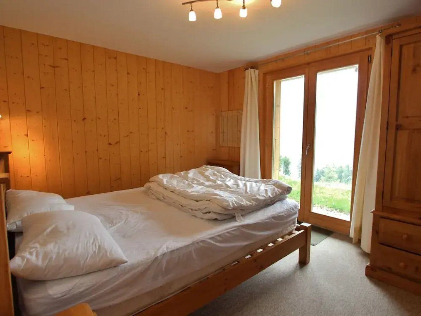 Luxury Chalet with Hot Tub in La Tzoumaz