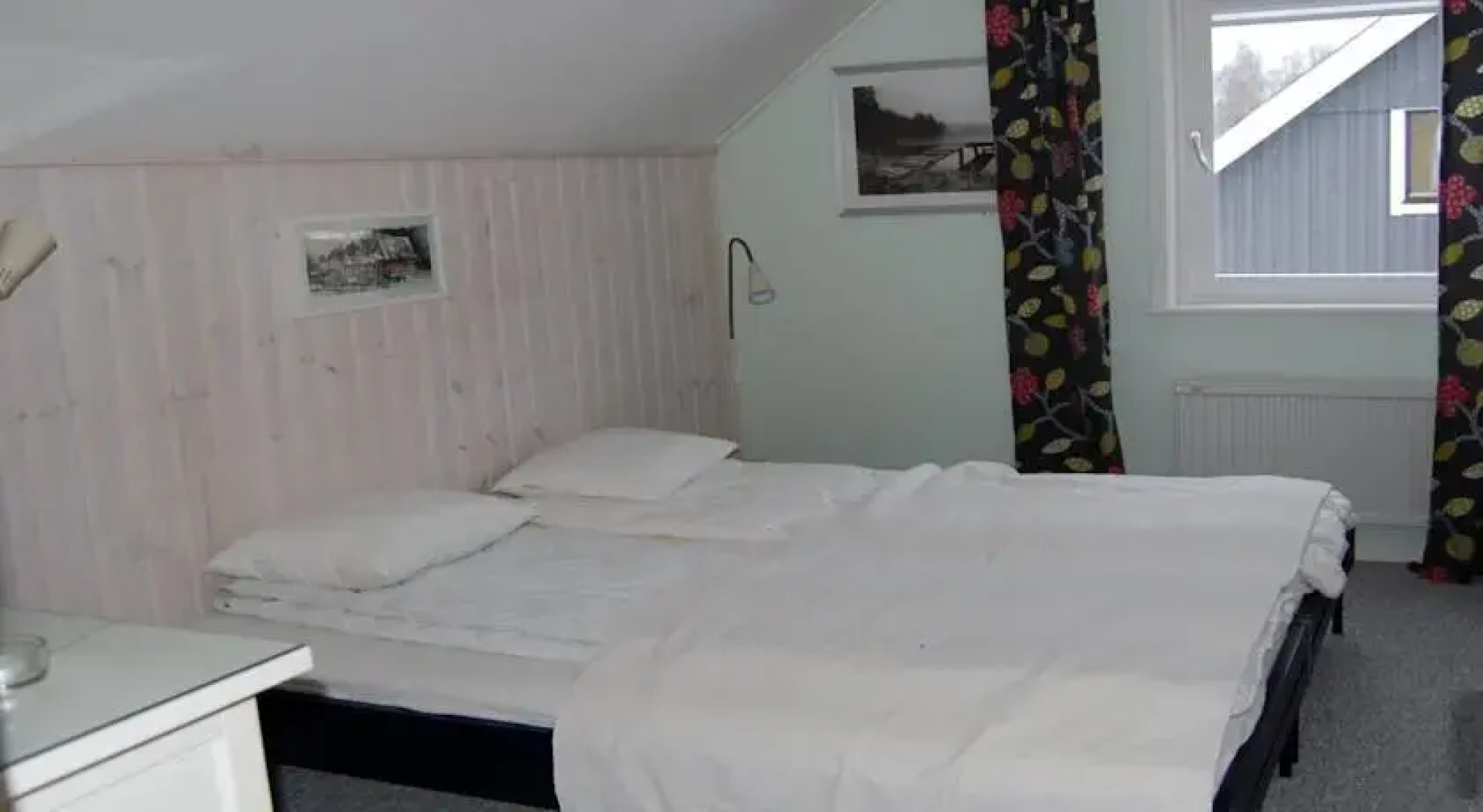 B & B Sandhem, Solhästen