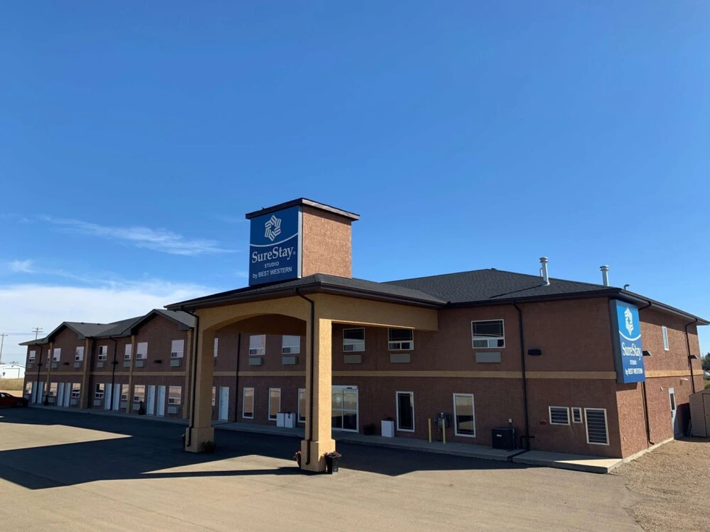 R & R Lakeview in Hardisty