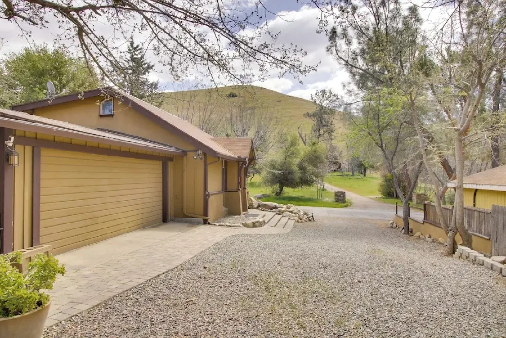 Walk to Riverfront Beach: Kernville Escape