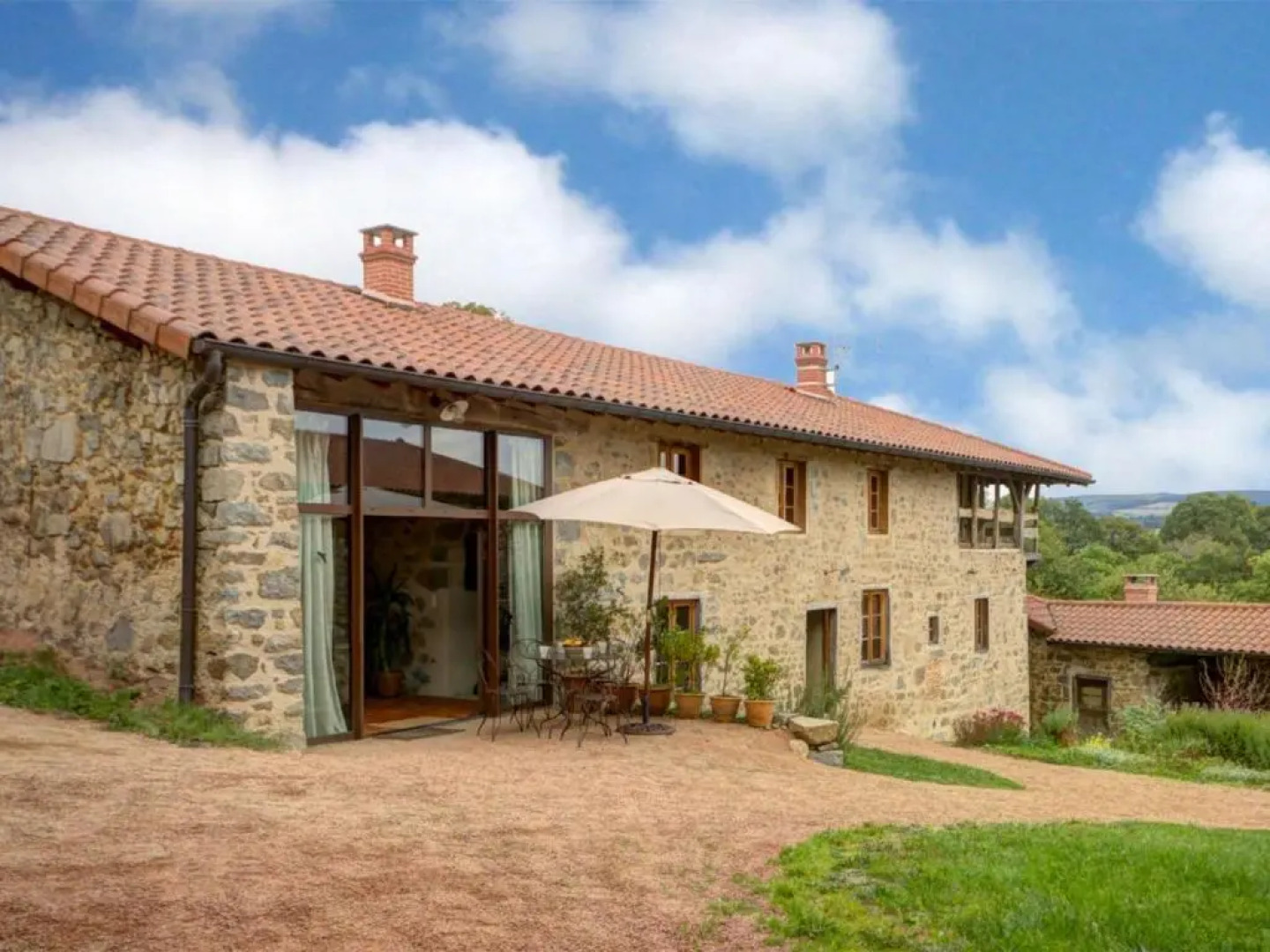 Gîte Saint-Just-la-Pendue, 3 pièces, 4 personnes - FR-1-496-51