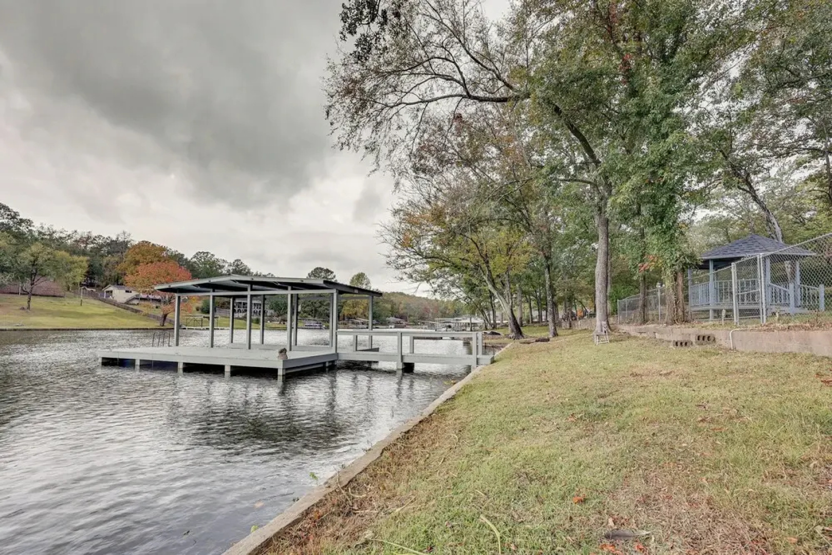 Spacious Hot Springs Lakehouse on Lake Hamilton!