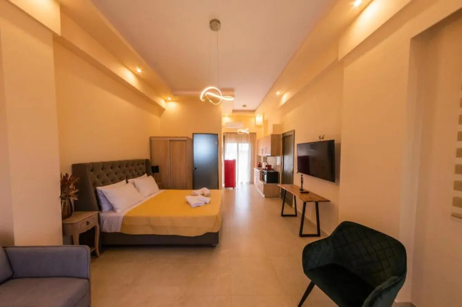 Nicolas Luxury Suites