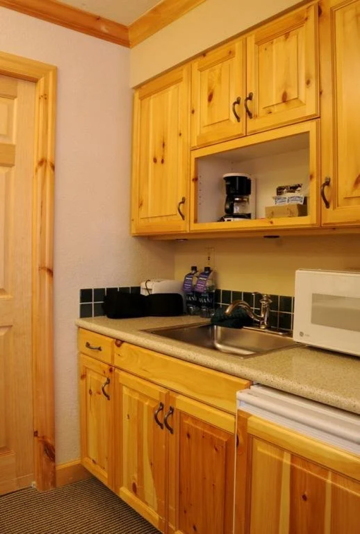 Schweitzer Mountain Resort White Pine Lodge