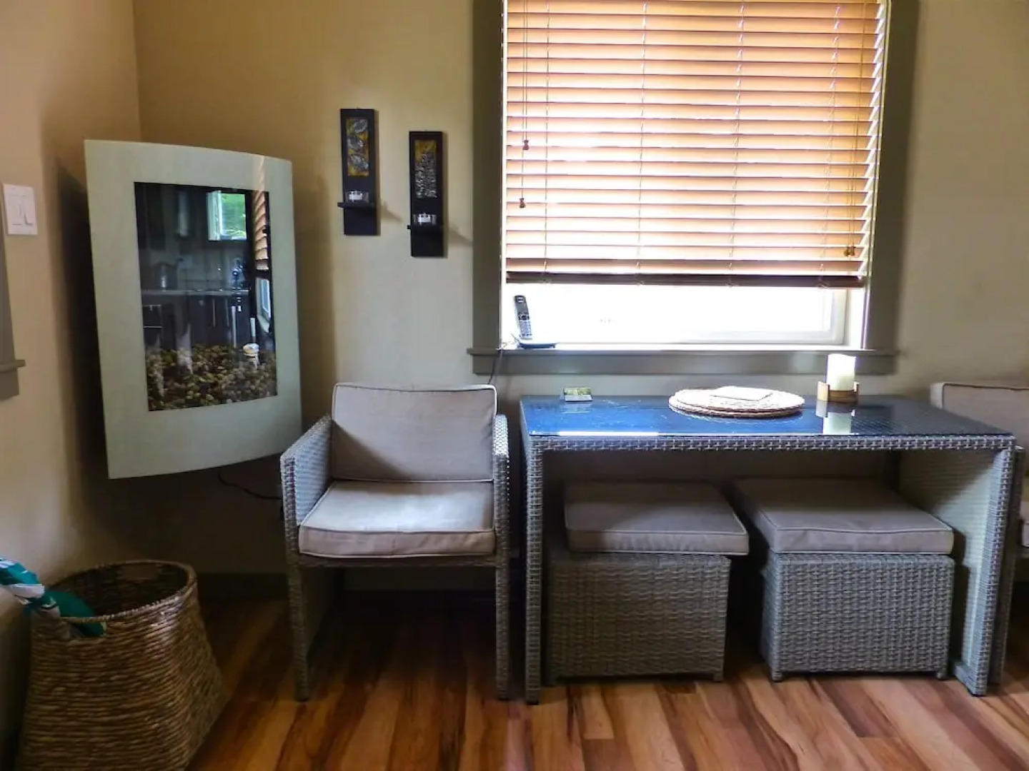 Handsome Dan's Port Renfrew