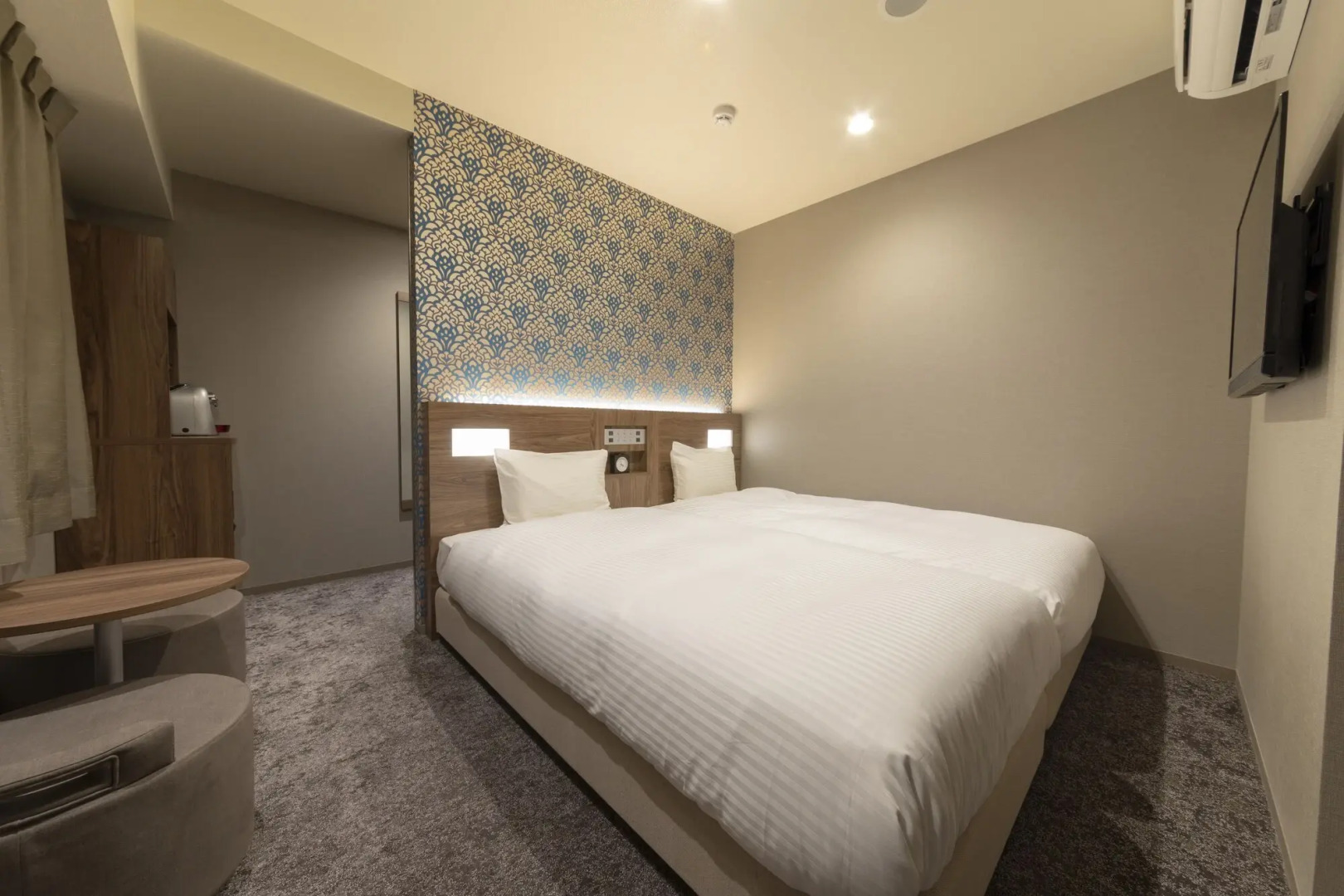 Отель The B Namba-Kuromon