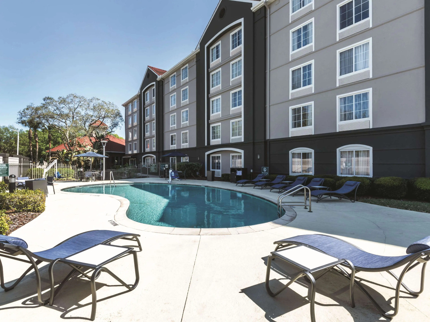 La Quinta Inn & Suites by Wyndham Orlando Lake Mary