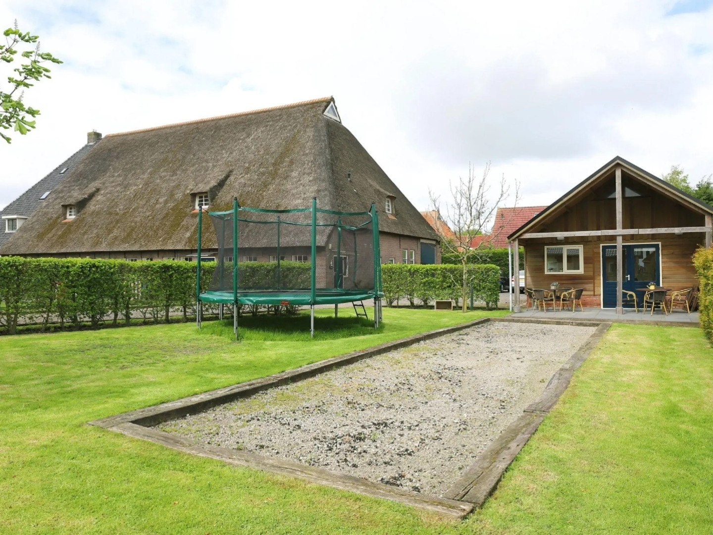 Spacious & typical Farmhouse, in the village of Arum, close to the IJsselmeer!