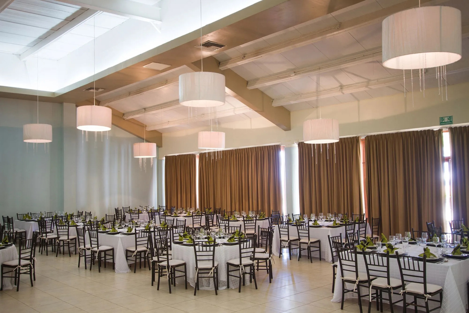 Luna Palace Hotel and Suites