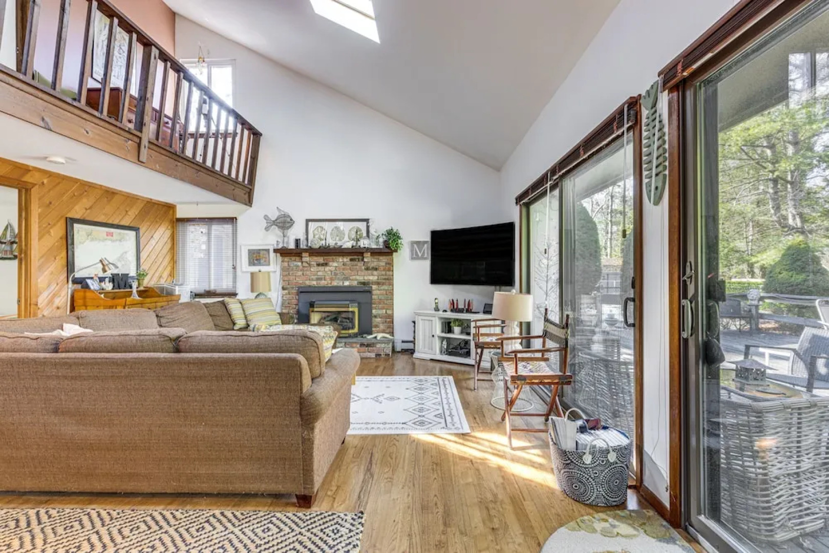 East Hampton Home w Hot Tub & Seasonal Pool