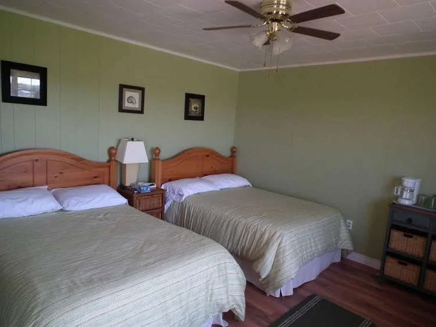 Points East Beach Motel