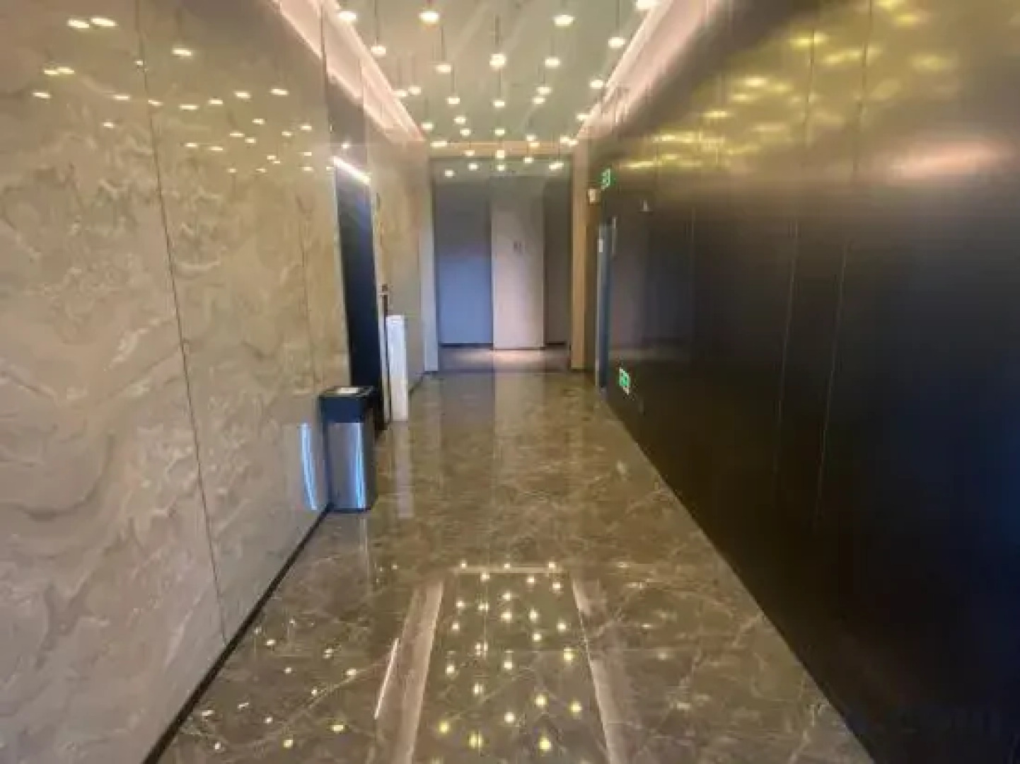 Lingyuan International Hotel