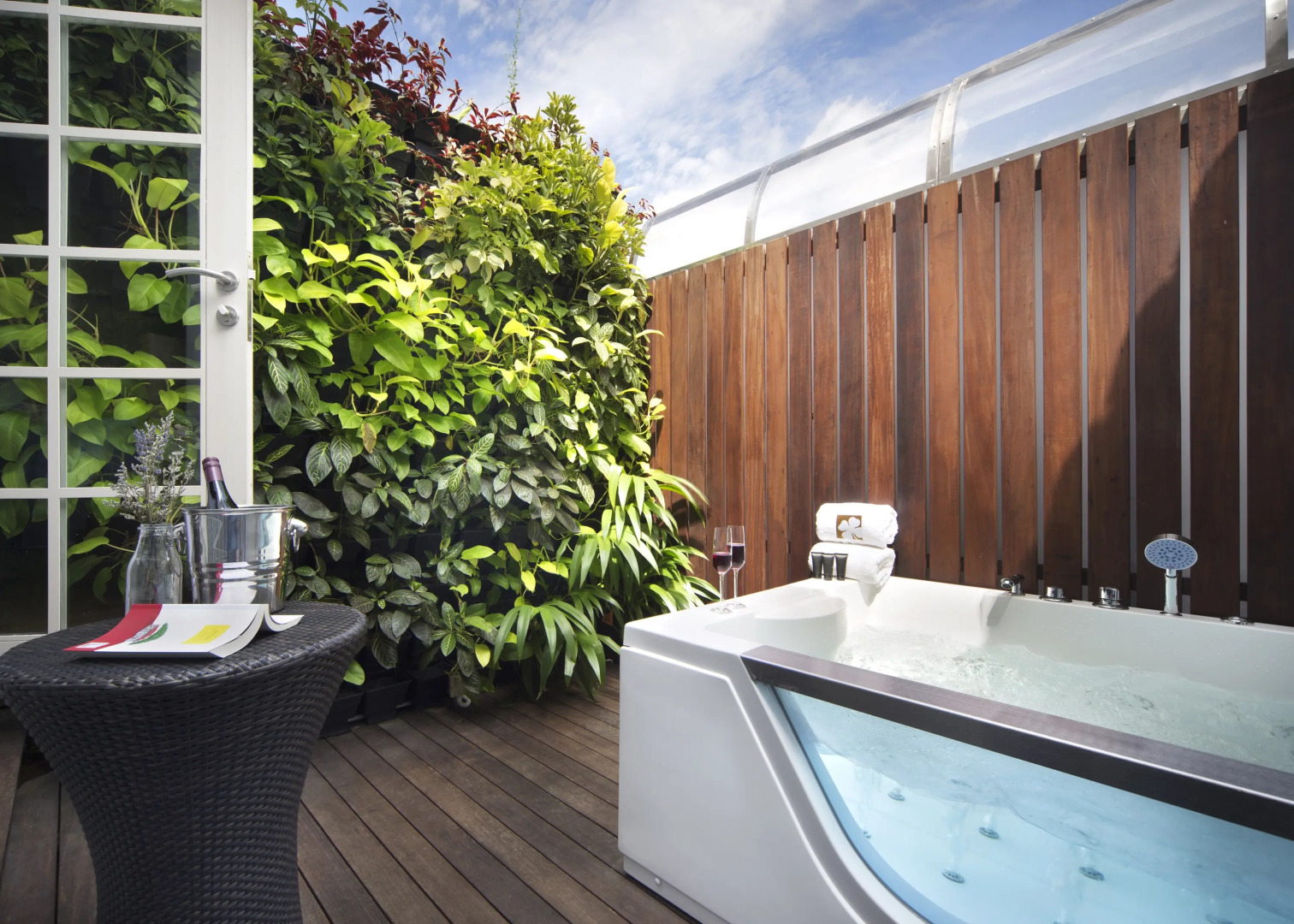 Hotel Clover 769 North Bridge Road