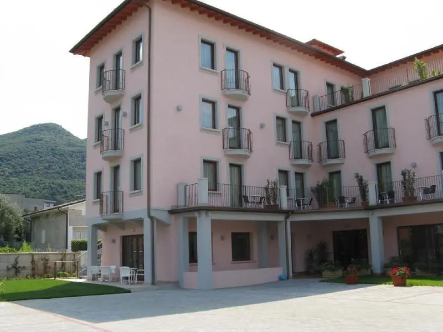 International Hotel Iseo