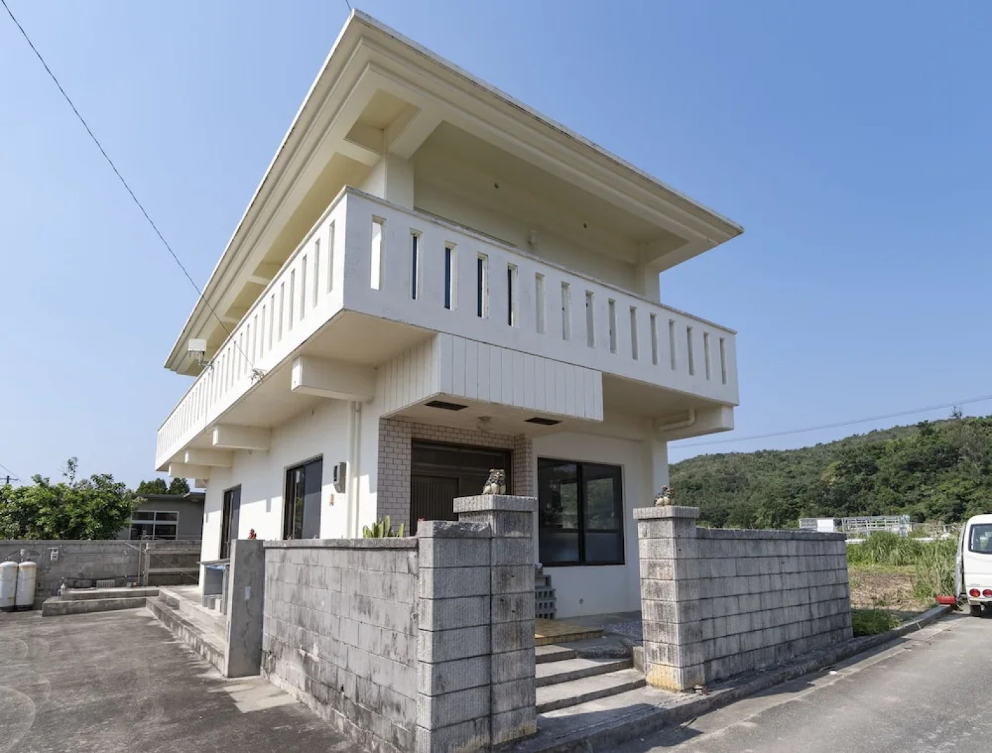 Maru House