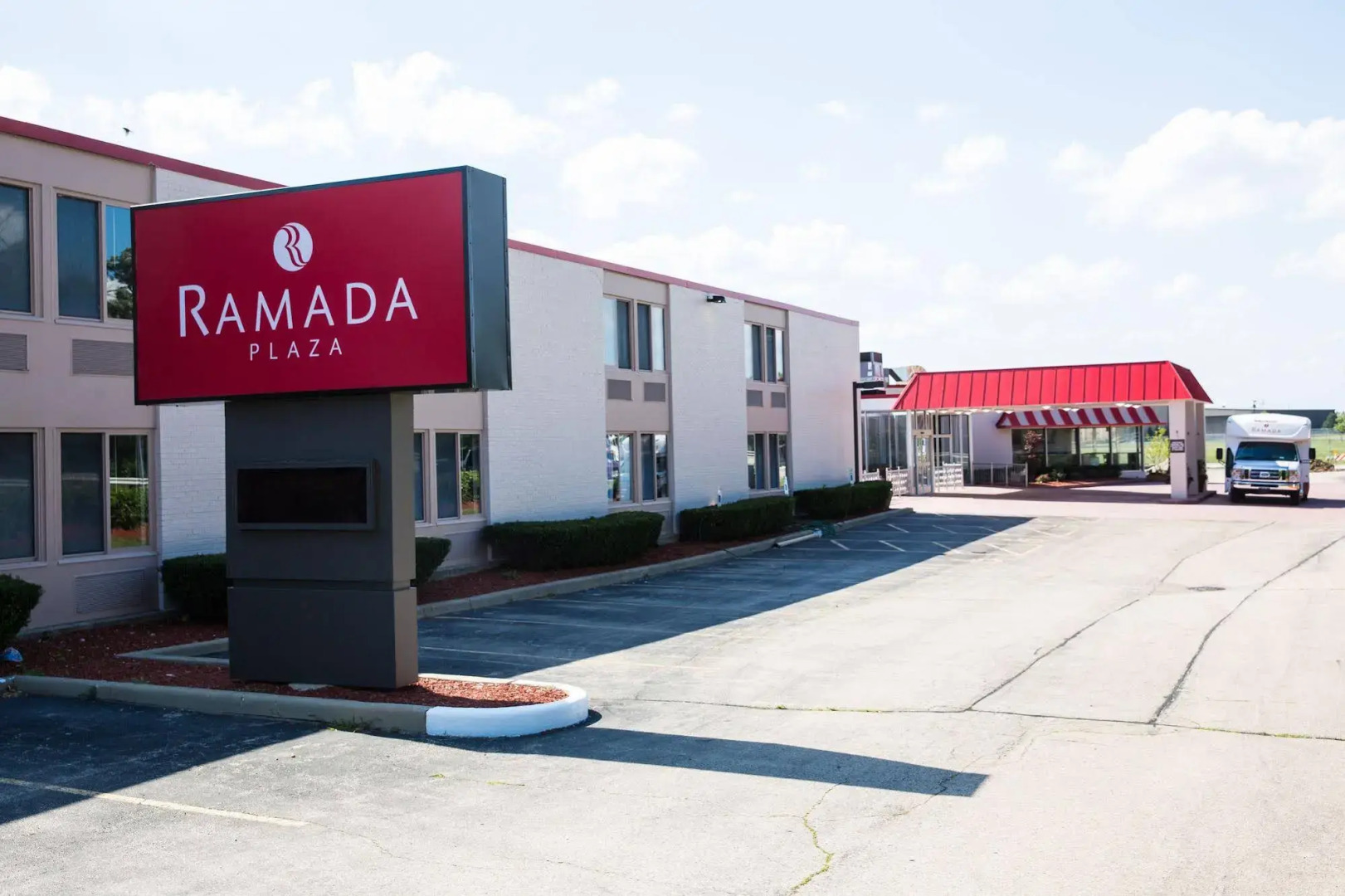 Ramada Plaza Chicago North Shore