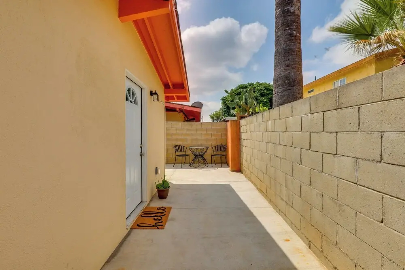 Sleek San Fernando Studio ~ 14 Mi to Universal