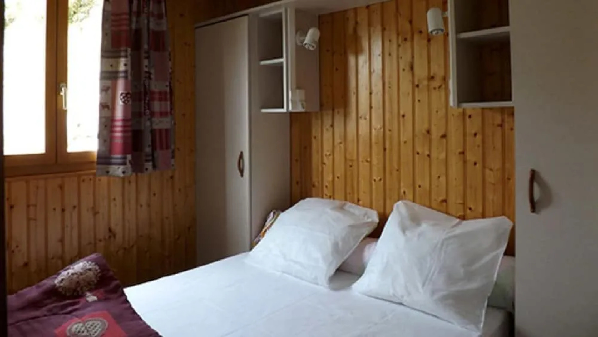 Camping Plein Soleil - Chalets