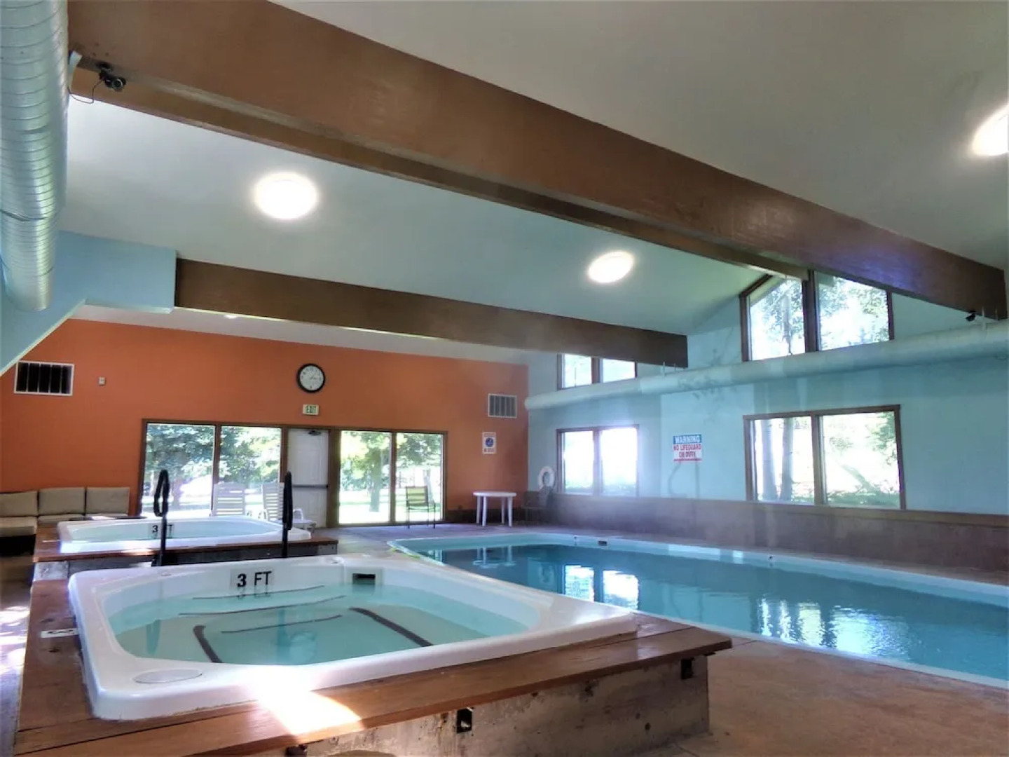 Lake Cliffe 1 Bed 1 Bath Views