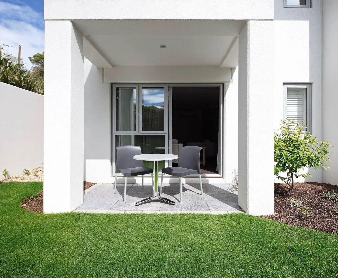 Century Park Motor Lodge