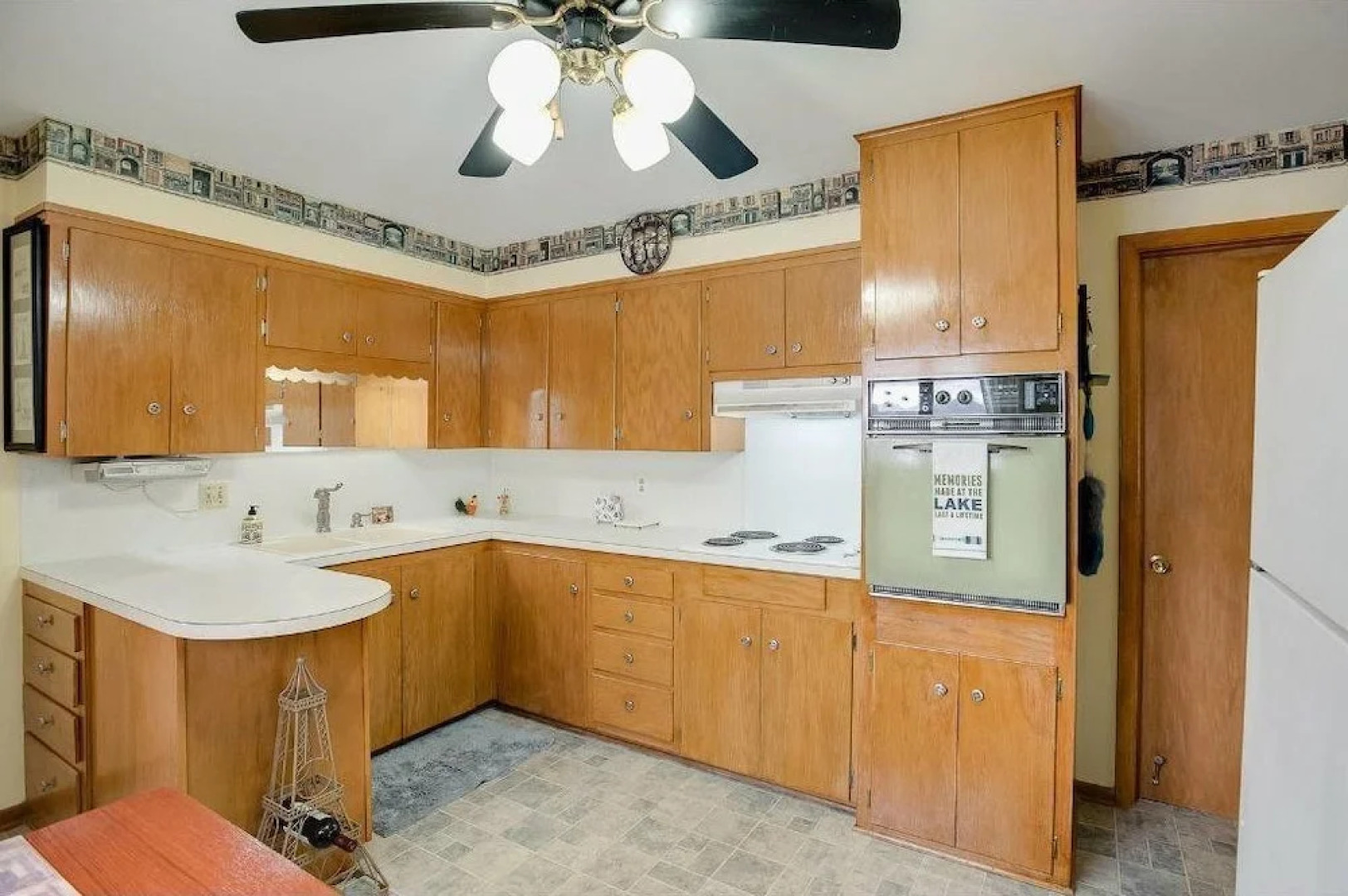 3-Bedroom Lakefront House