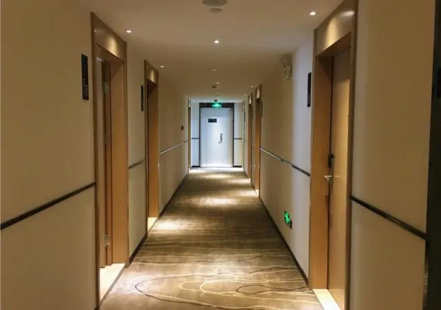 City Comfort Inn Wuzhou Canghai Lake