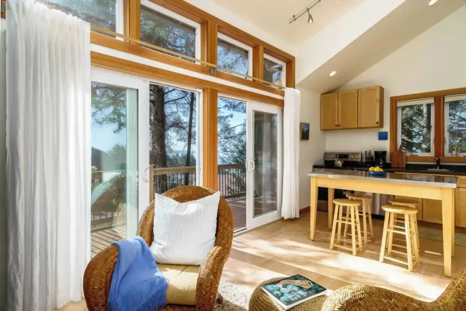 Seagrove by Avantstay Treetop Haven w/ Coastal Views