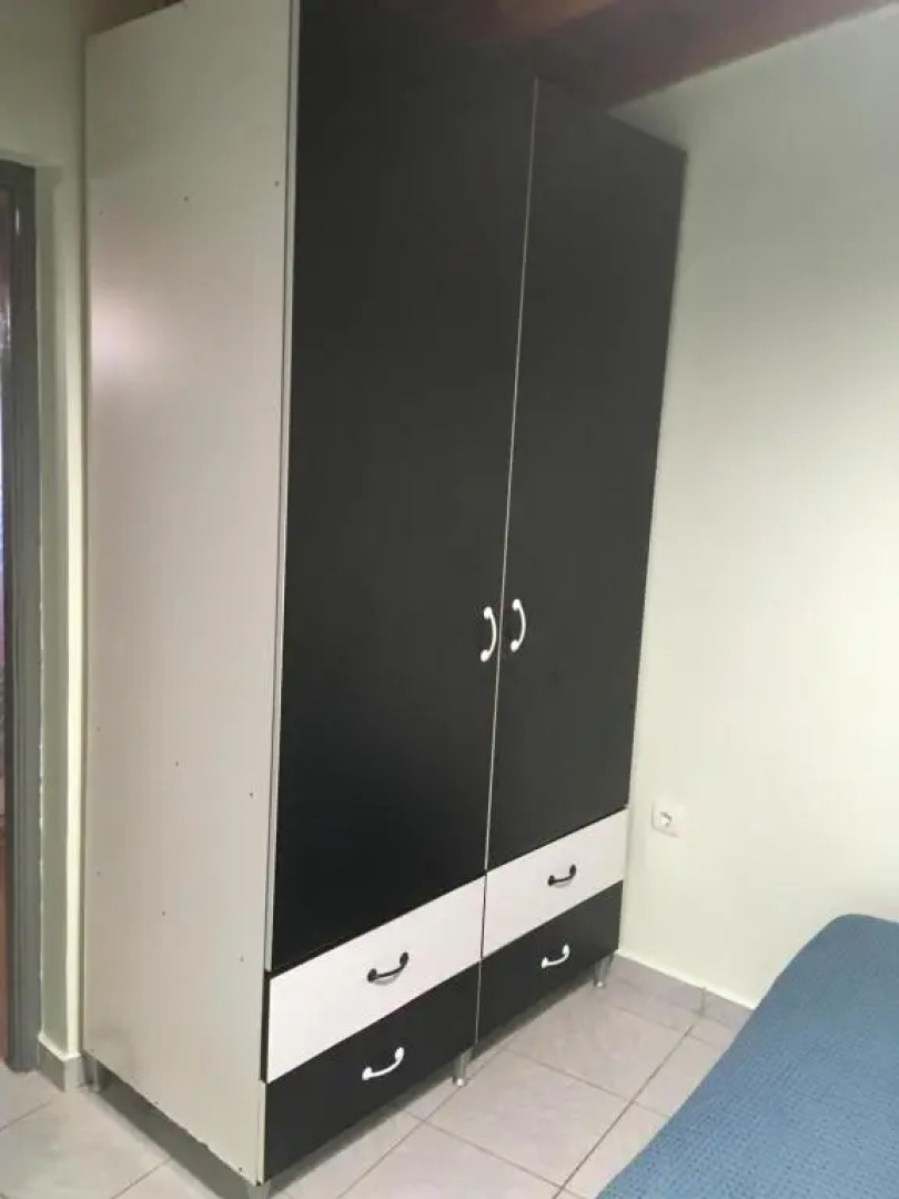 Leonidas apartments 1