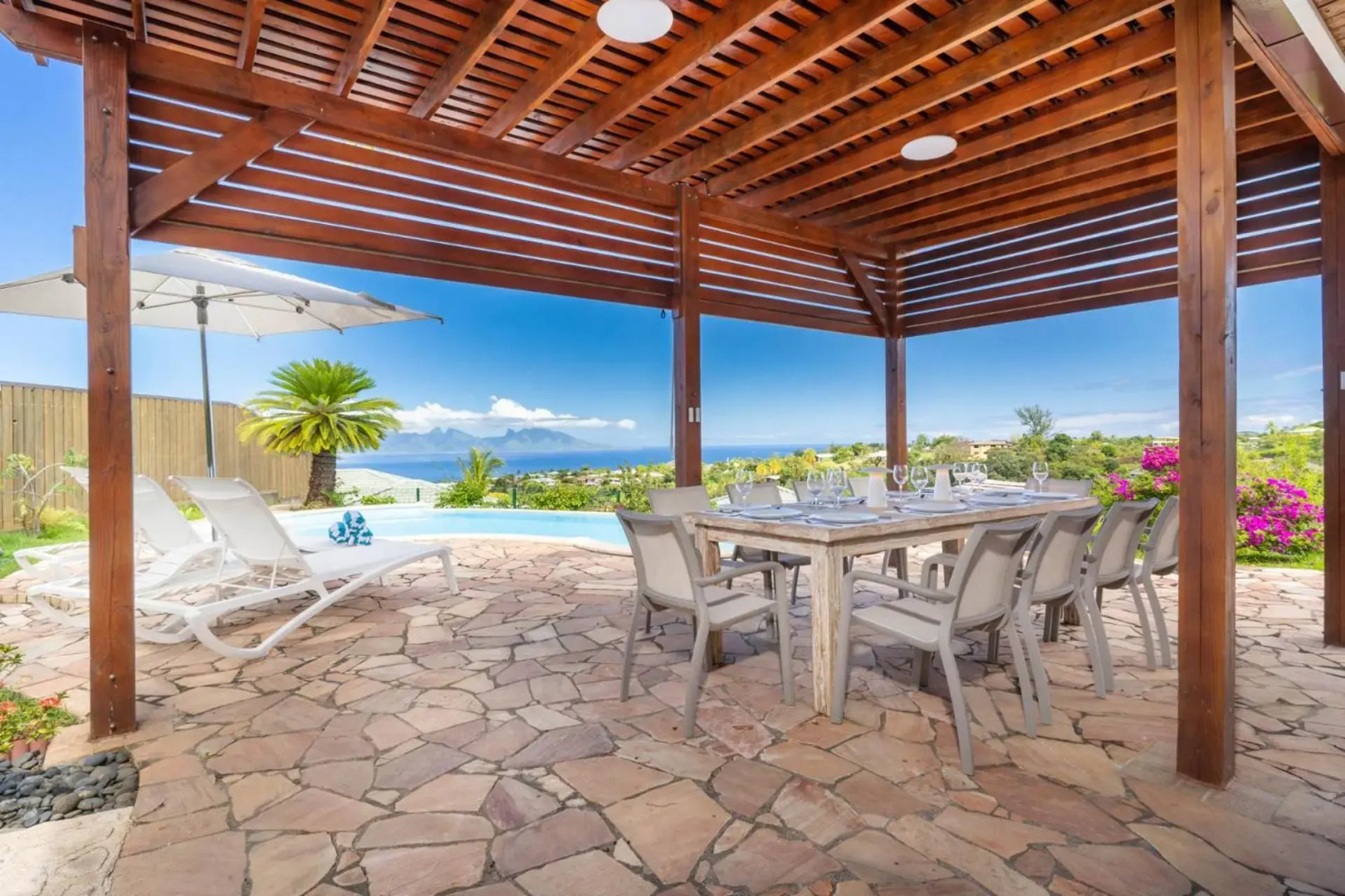 Magnificent 5 Br Villa with pool: amazing views