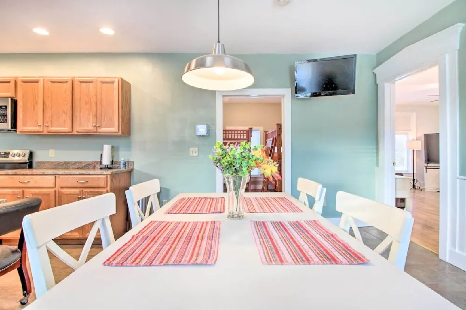 Comfy Ludlow Apartment ~ 3 Mi to Okemo Resort