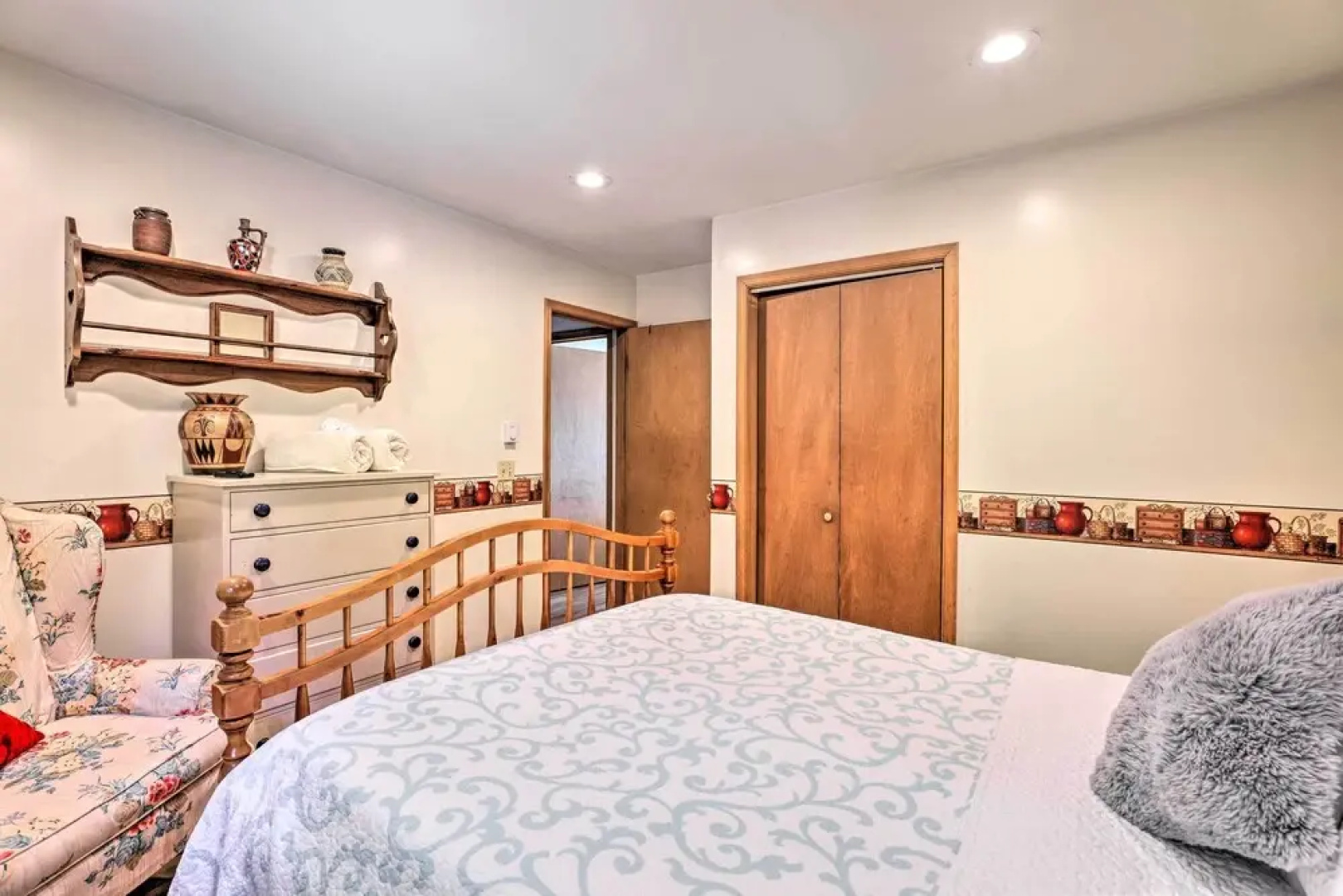 Lakefront Retreat w/ Dock & Yard in Tobyhanna!