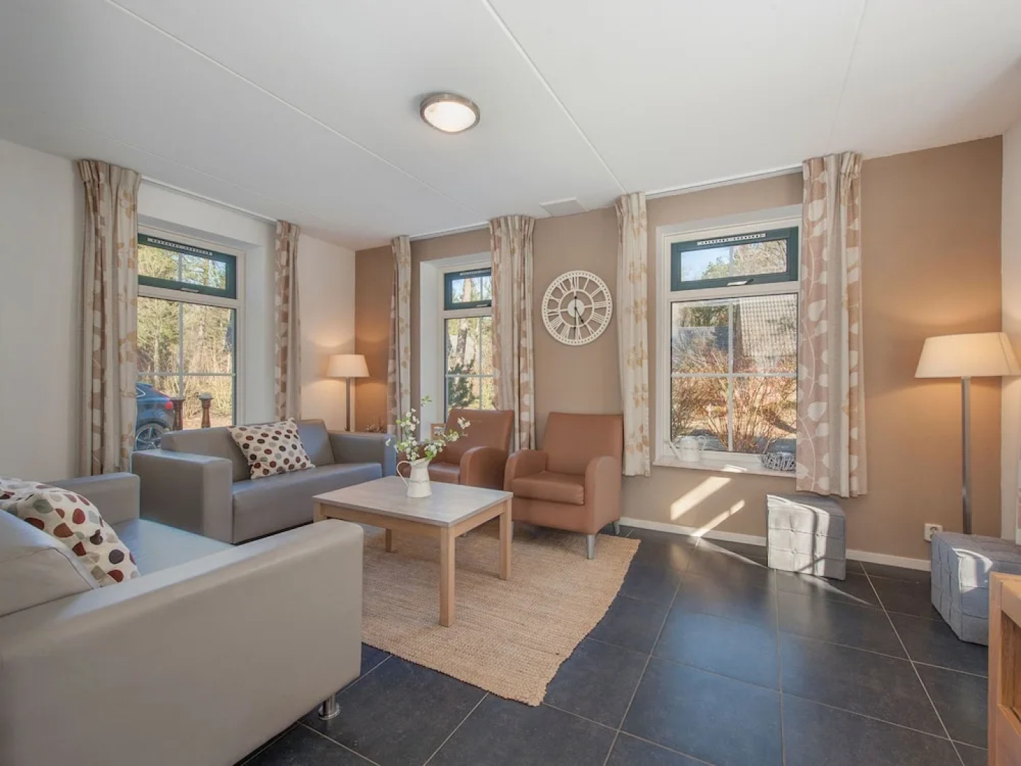 Comfortable, two Bathroom Holiday Home, in a Nature Reserve