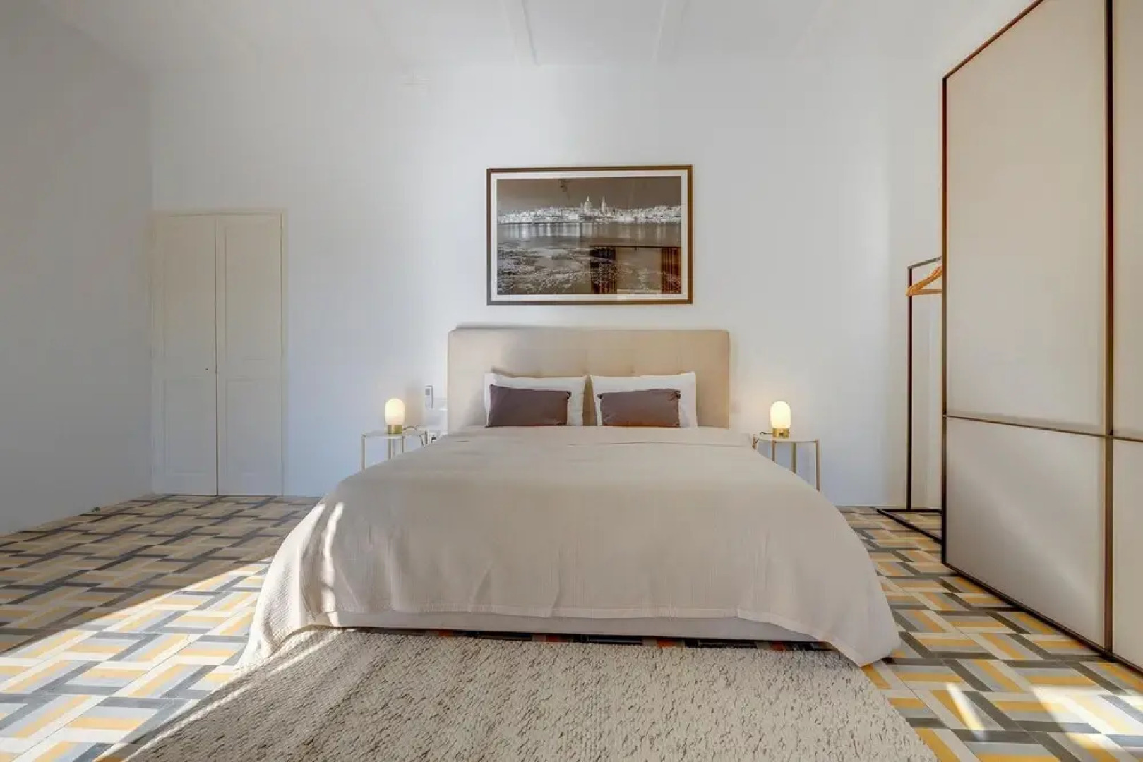 Contemporary Apartment Close to Valletta