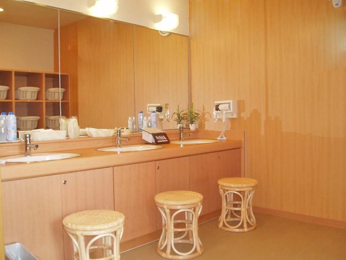 Hotel Route-Inn Yonezawa Ekihigashi