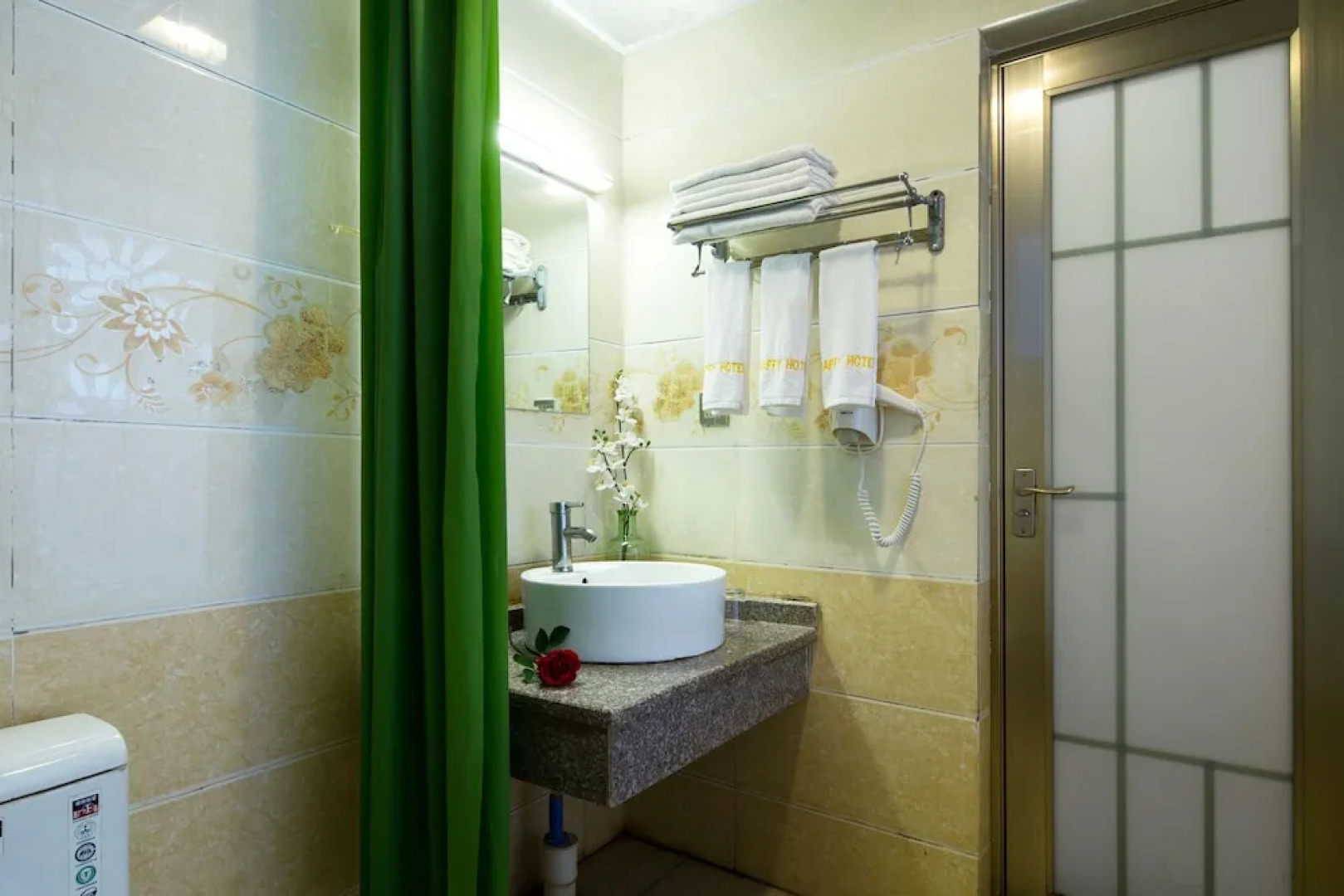 Mount Emei Moon Bay Hotel