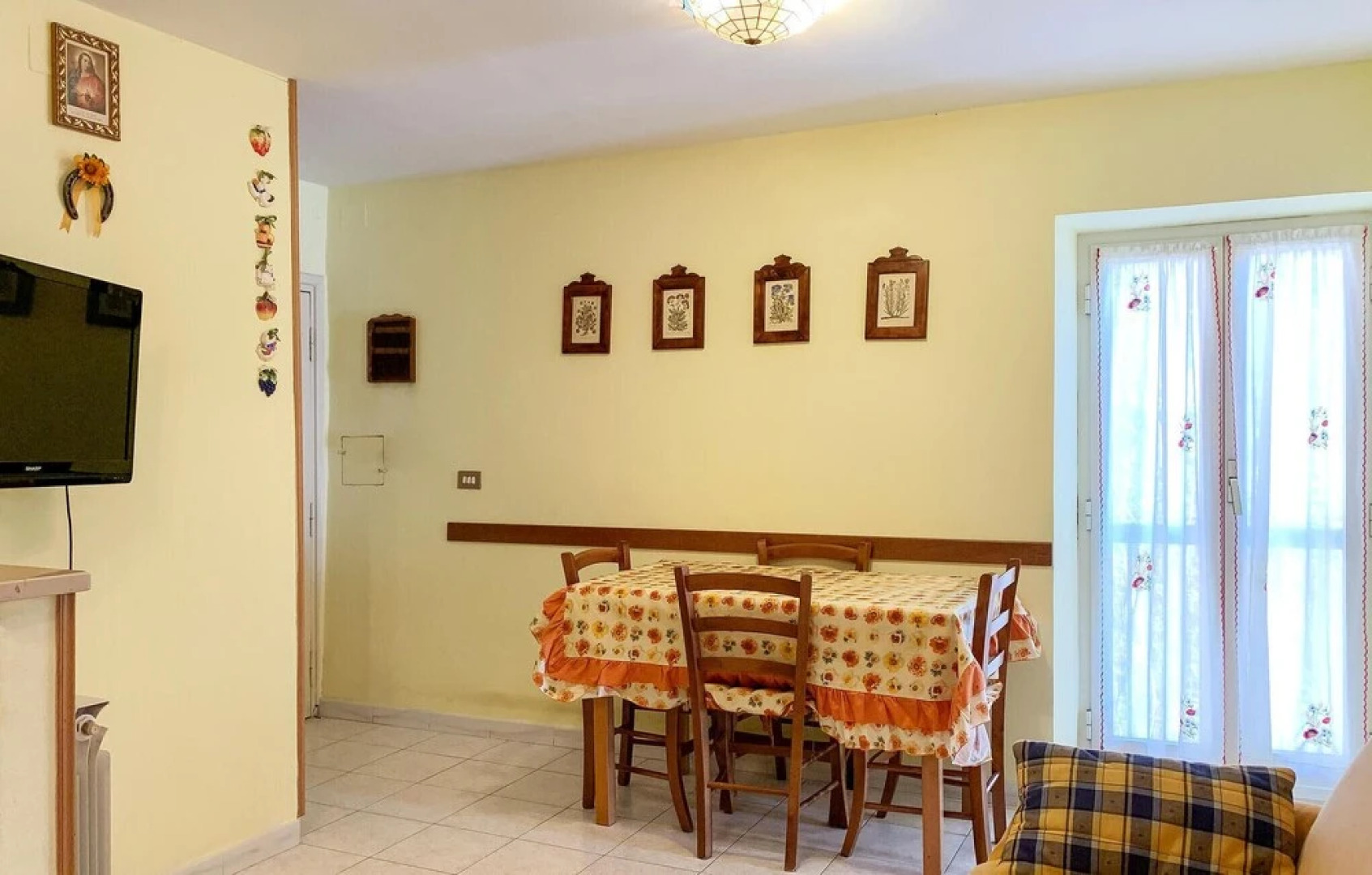 Awesome Apartment in Grotte di Castro With Wifi and 2 Bedrooms